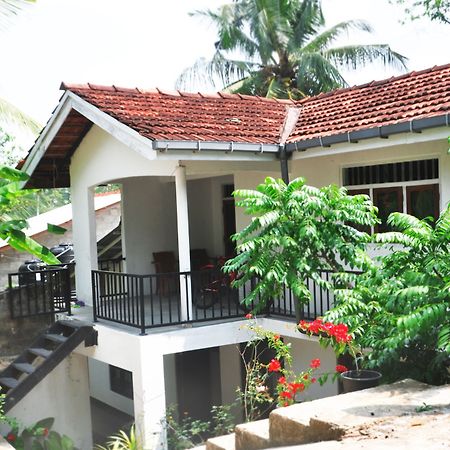 Villa Dineth Unawatuna Luaran gambar